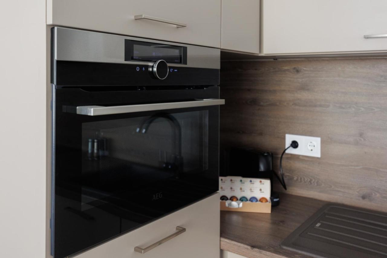 Villa Bauhaus Wellness Apartman Шиофок Экстерьер фото