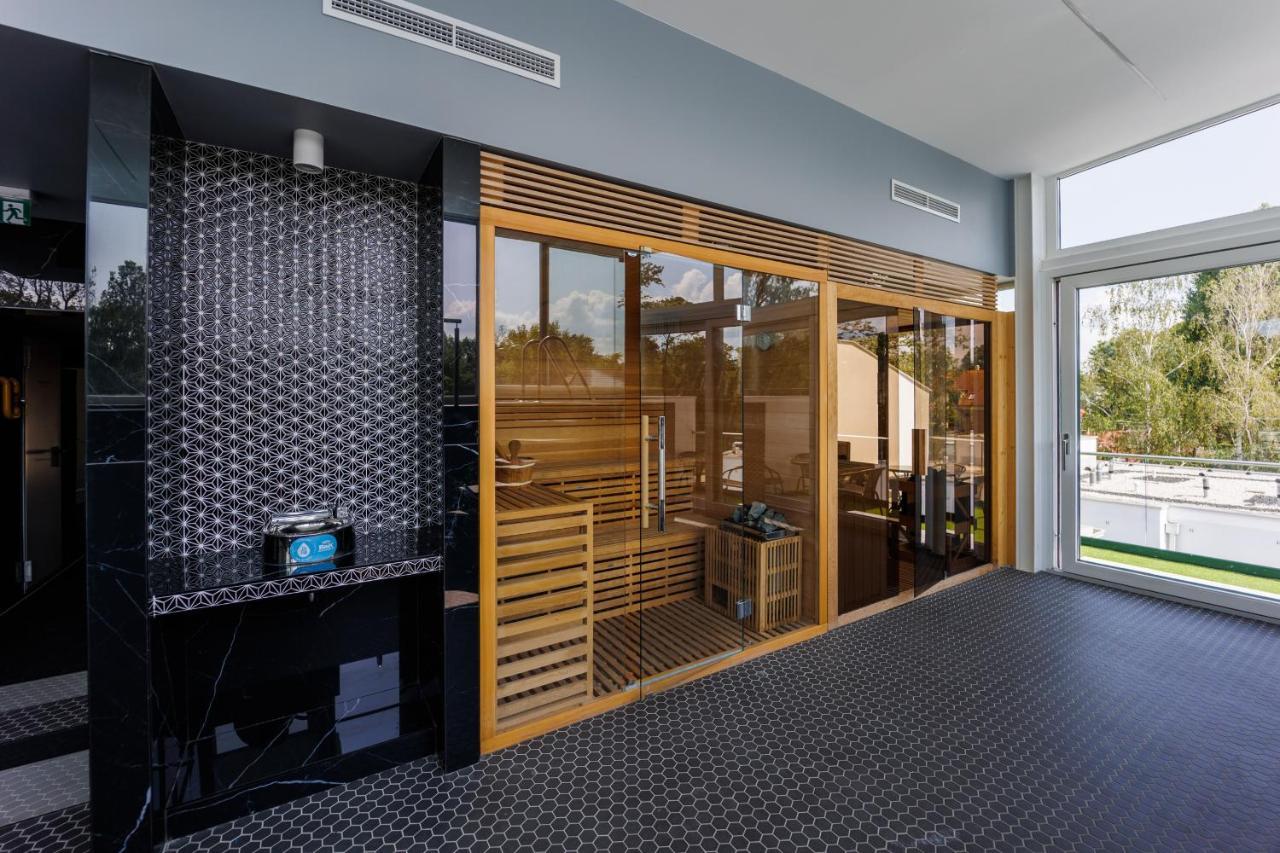 Villa Bauhaus Wellness Apartman Шиофок Экстерьер фото